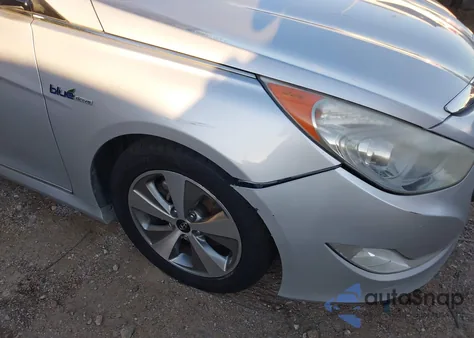 2012 Hyundai Sonata Hybrid z USA, uszkodzony, nr VIN KMHEC4A43CA023353